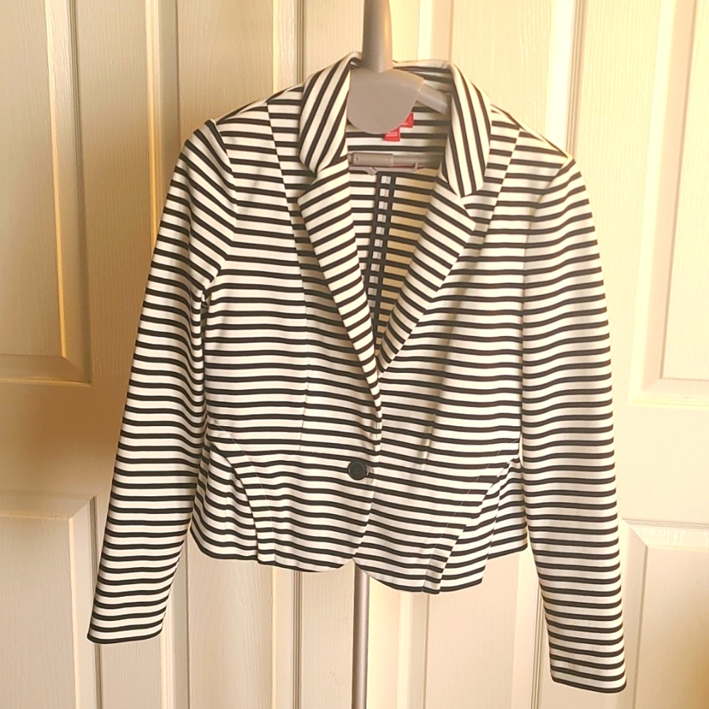 ELLE Black and White Striped Cropped Blazer